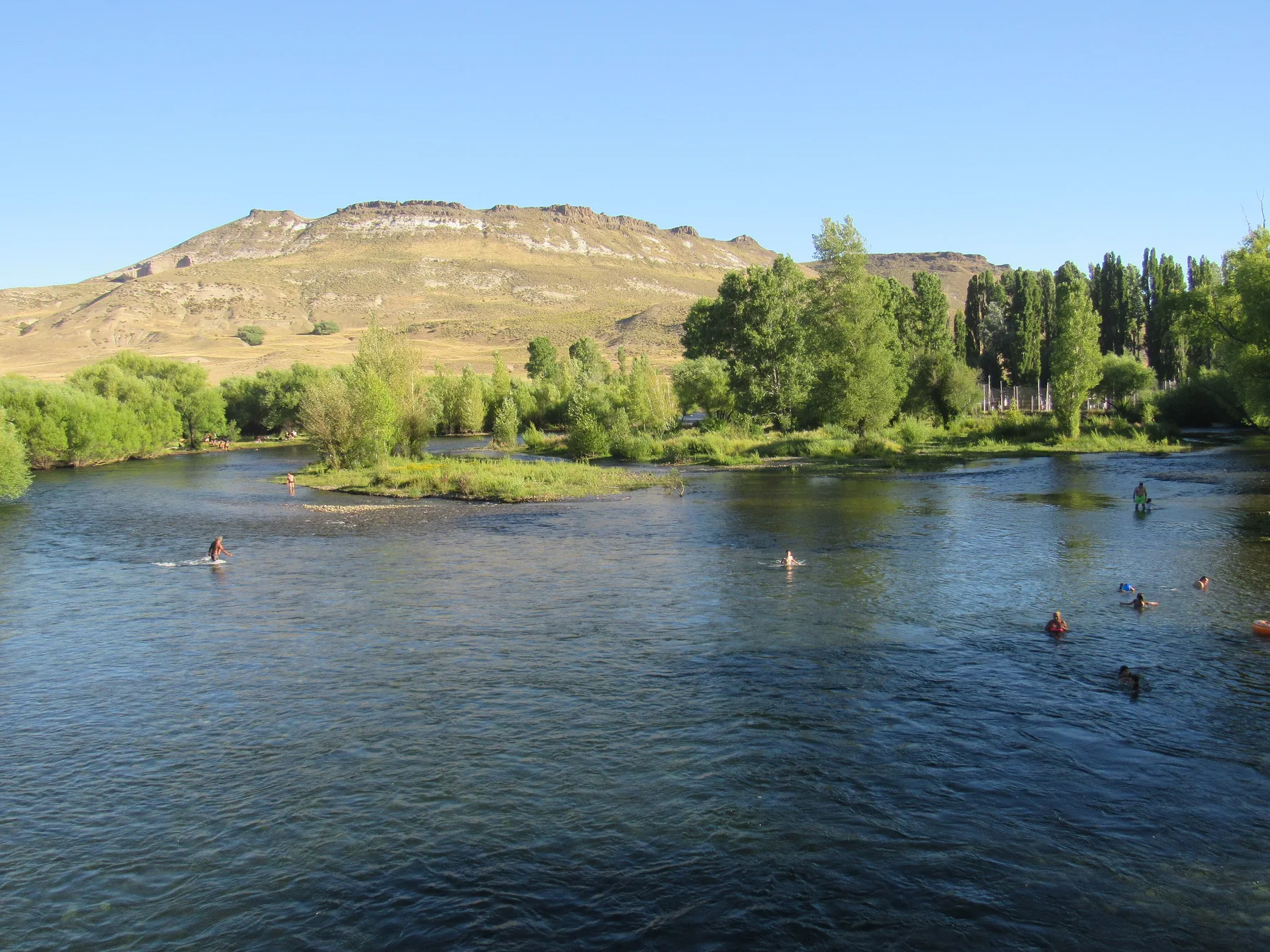 Río Chimehuin en Junín de los Andes, Neuquén, Argentina
