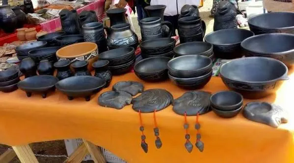Mercado Artesanal de Cafayate, espacio para conocer y comprar artesanías locales en Cafayate, Salta