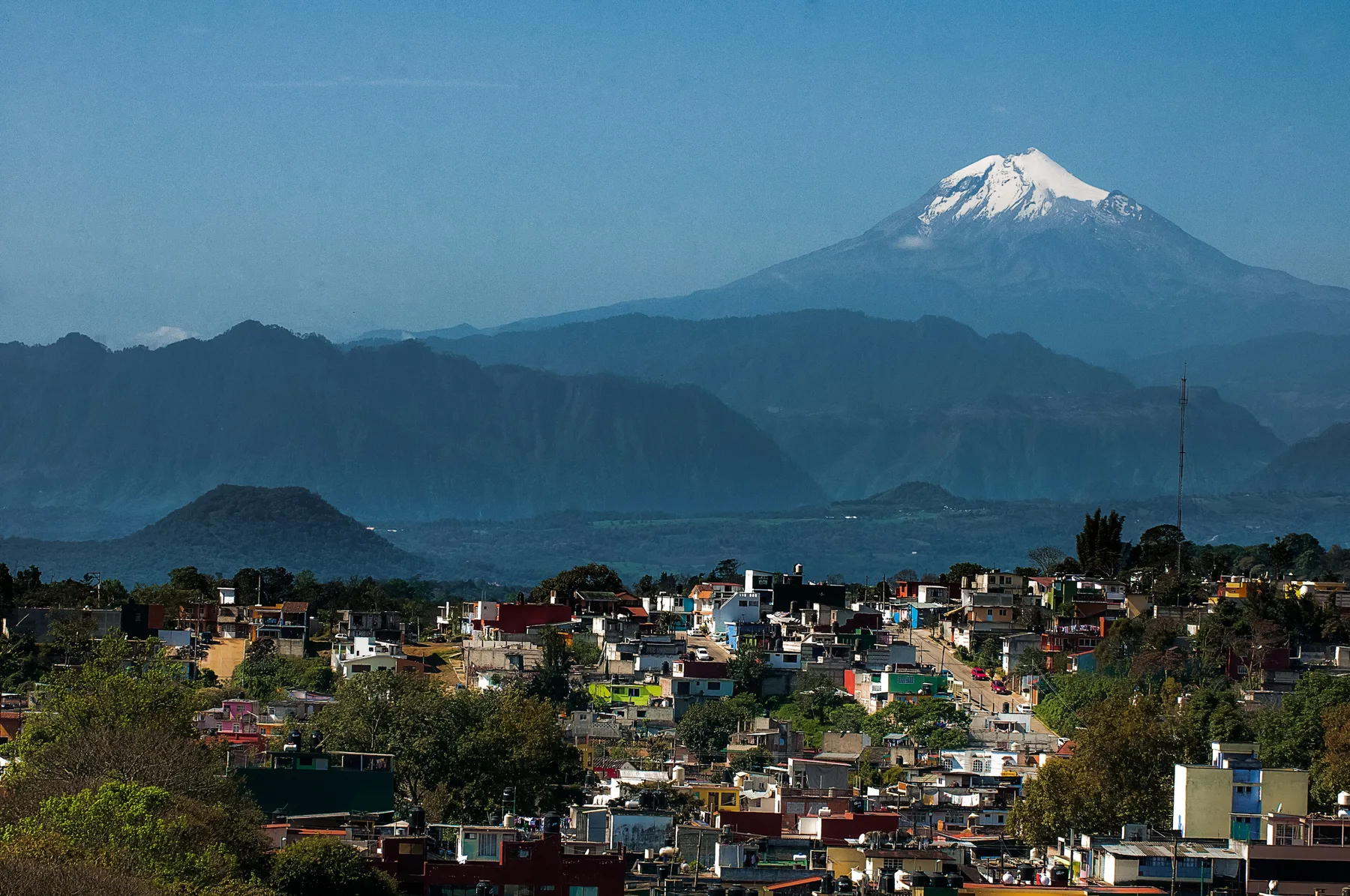 Vista del Pico de Orizaba, máximo volcán de México, desde Xalapa, Veracruz