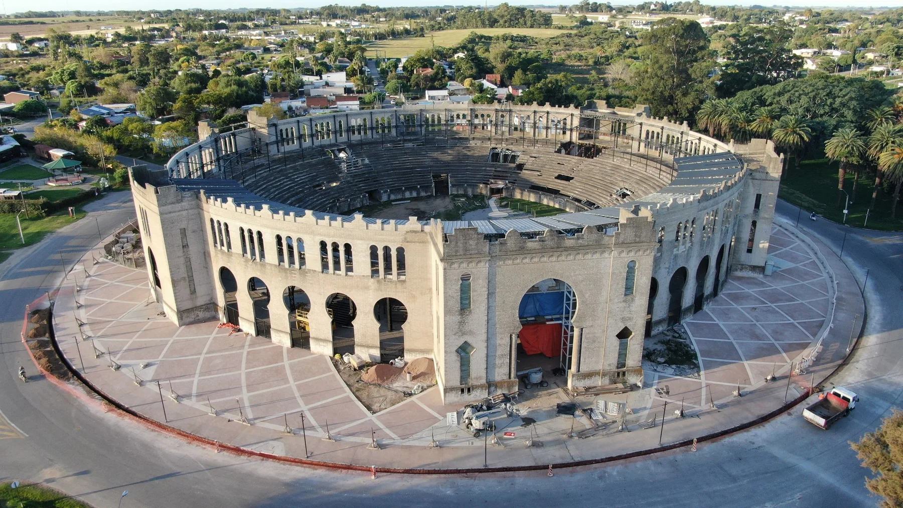 Vista aérea de la plaza de toros histórica en Colonia del Sacramento, Uruguay