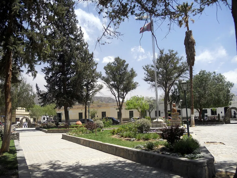Plaza 9 de Julio, en el centro histórico de Cachi