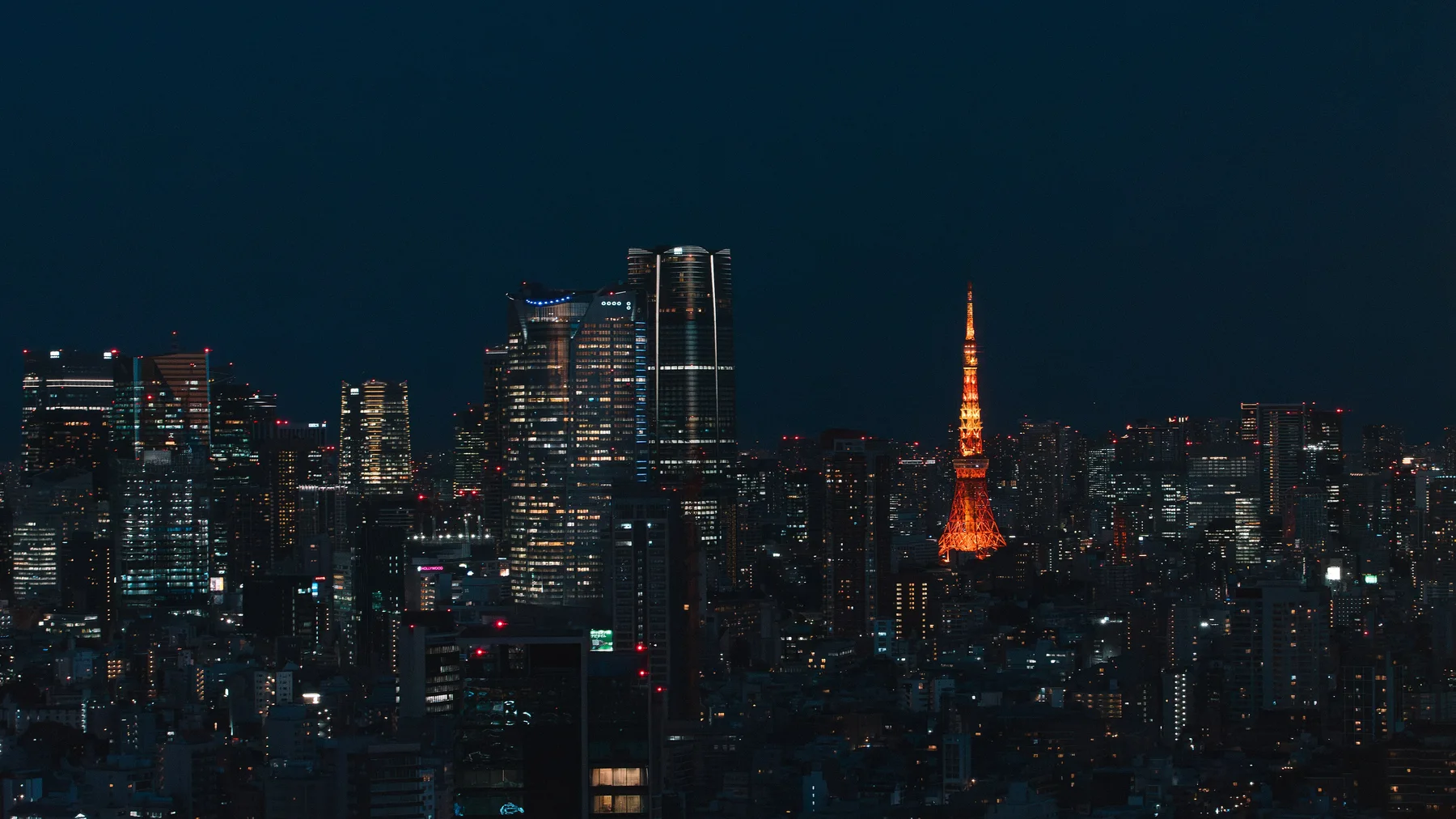 Vista del horizonte urbano de Minato, en Tokio, desde el edificio Shibuya Stream
