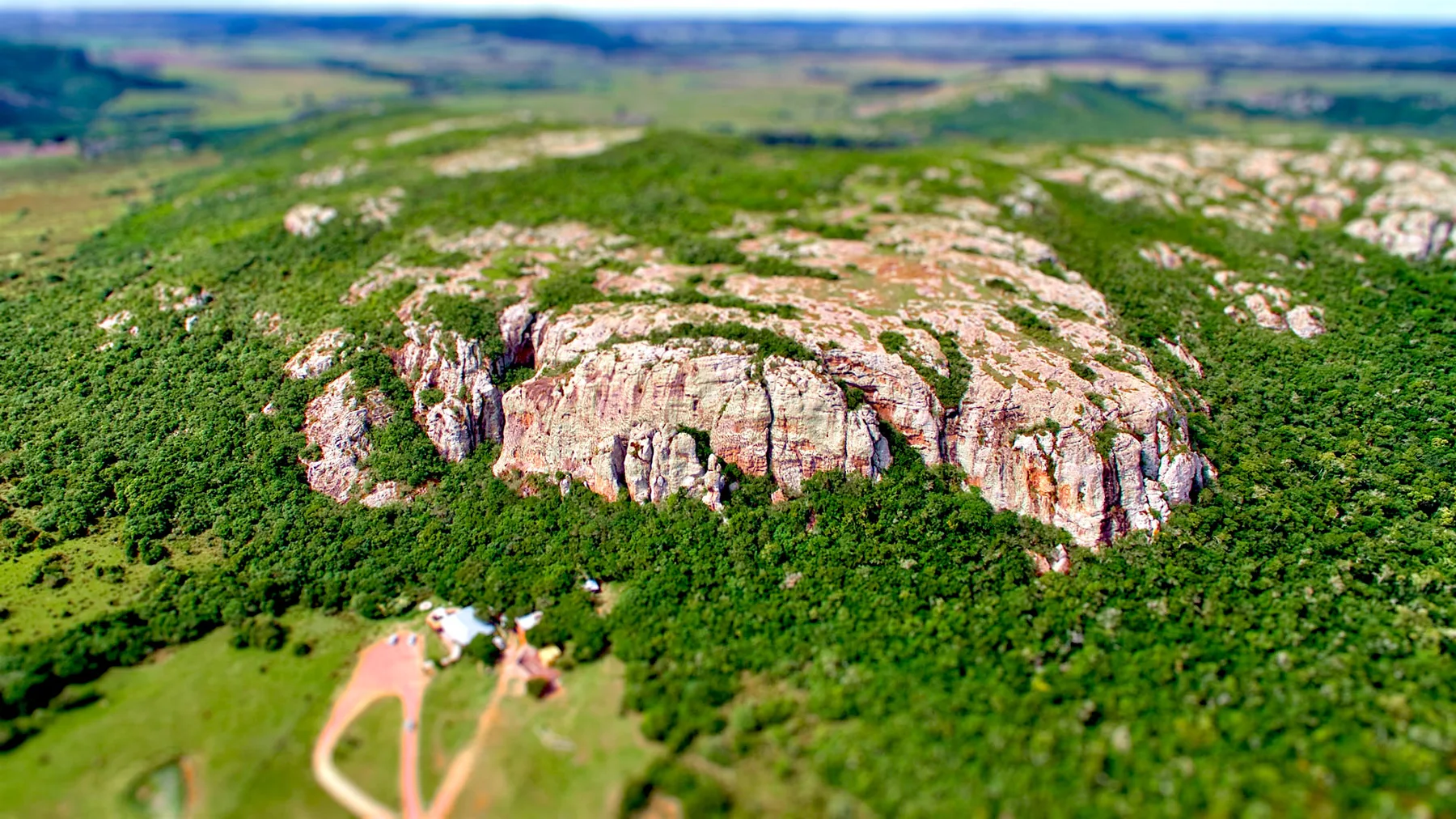 Paisaje de serranías y valles en el Departamento de Lavalleja, Uruguay, con Minas como capital