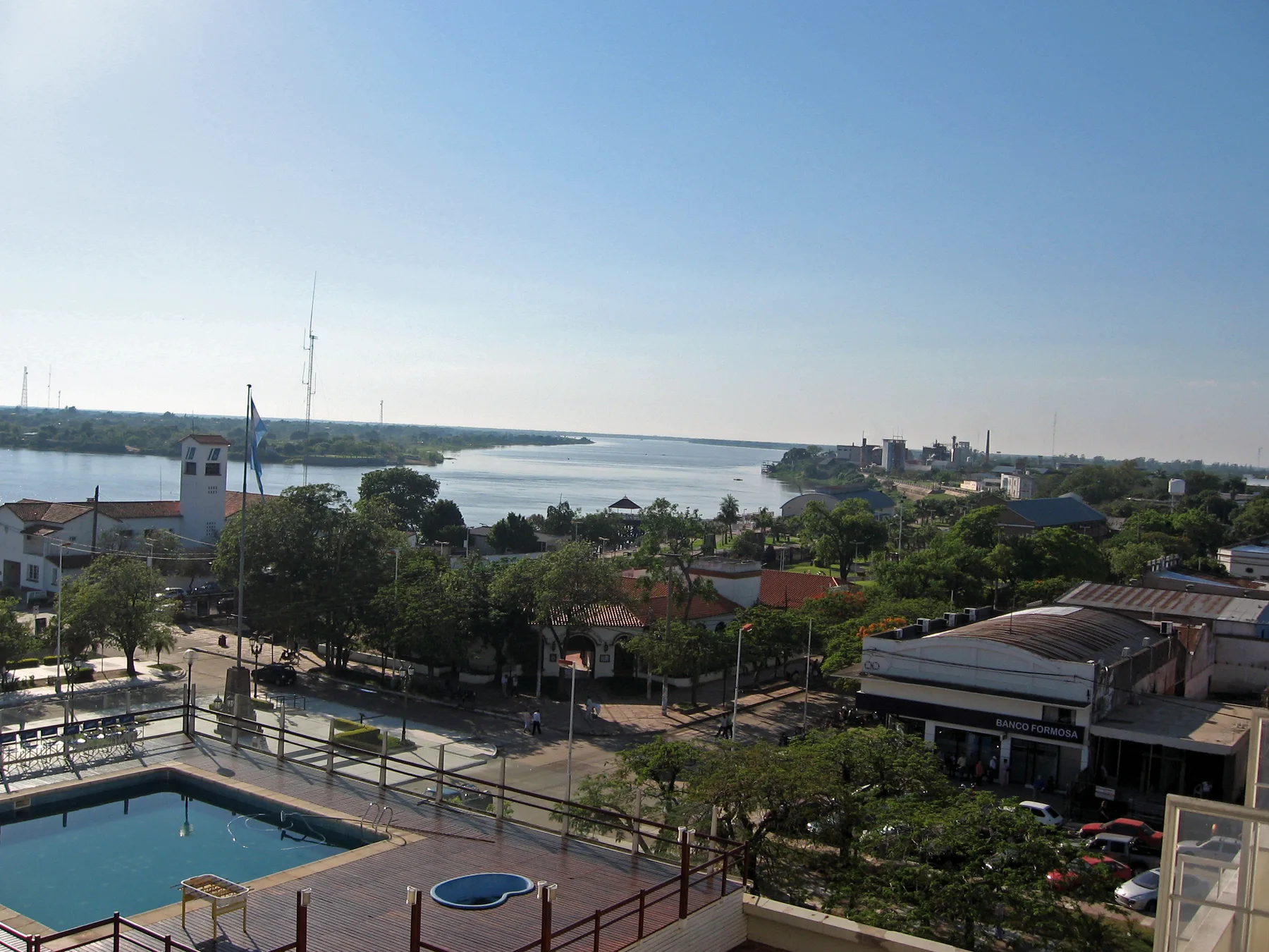 Vista del río Paraguay desde la ciudad de Formosa, Argentina