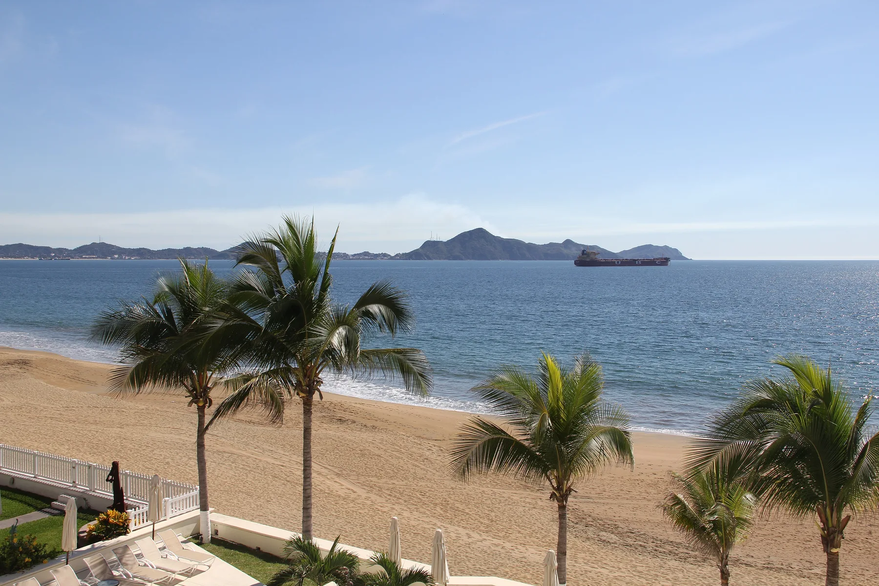 View of Manzanillo's Beach in Colima, México on a sunny day.