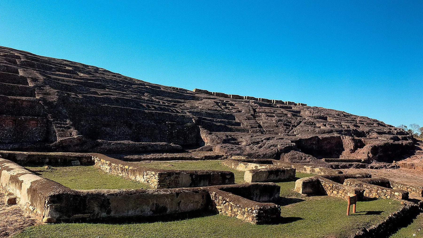 This medium shows the protected monument with the number S/00-037 in Bolivia.